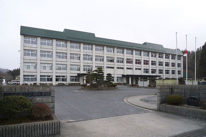 山田高等学校外観画像
