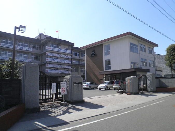 松山工業高等学校外観画像