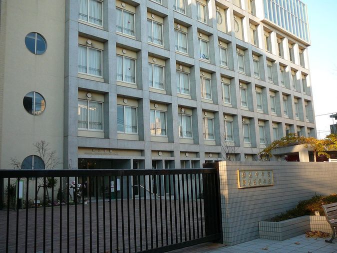 駒込中学校外観画像