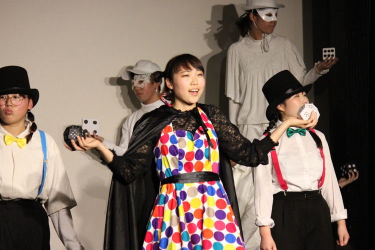 テーマパークスタッフ科(大阪テーマパーク・ダンス専門学校)の情報 学校選びは【みん専】