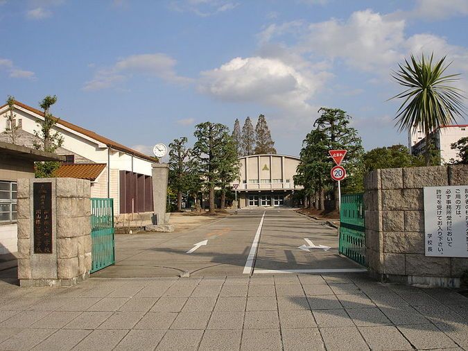 岡山操山高等学校外観画像
