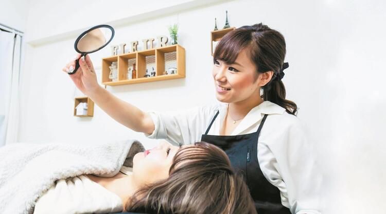 沖縄ビューティー＆ブライダル専門学校画像